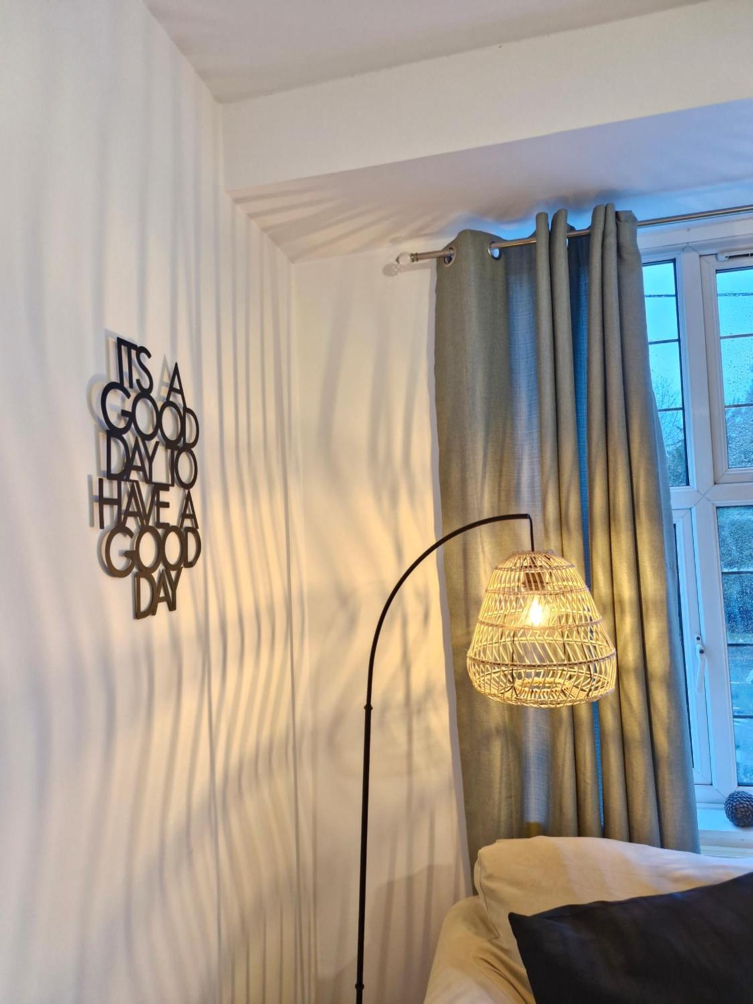 Shm Stays Solihull Hs2 Nec Airport Nr M6 M40 M42 Great For Long & Short Stays 15 Min Walk To Train Station 5 Min Drive To Town Centre Outside Bus Stops & Supermarket Free Parking Zewnętrze zdjęcie
